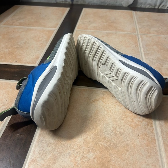 Adidas active ride c boys size 1Y sneakers - Picture 6 of 6